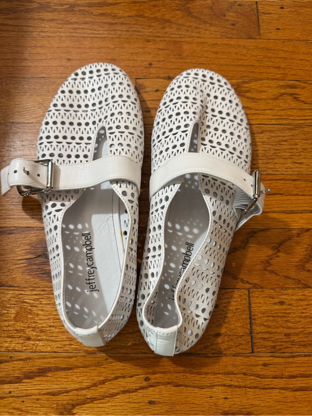 Jeffrey Campbell white “Shelly” Laser-Cut Perforated Mary Jane Flats size 7 - Picture 3 of 4